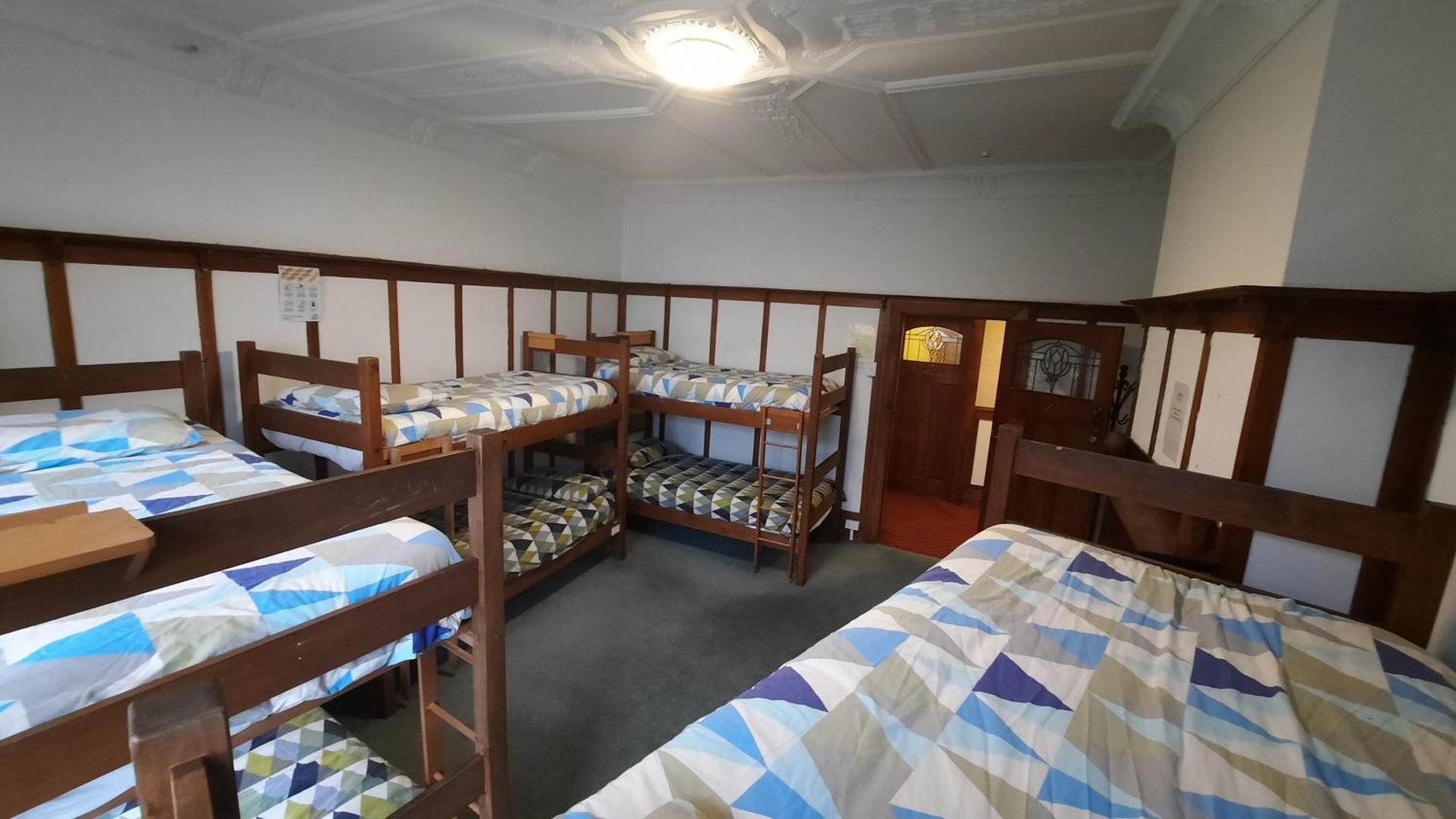 Manor House Backpackers Hostel Дюндин Екстериор снимка
