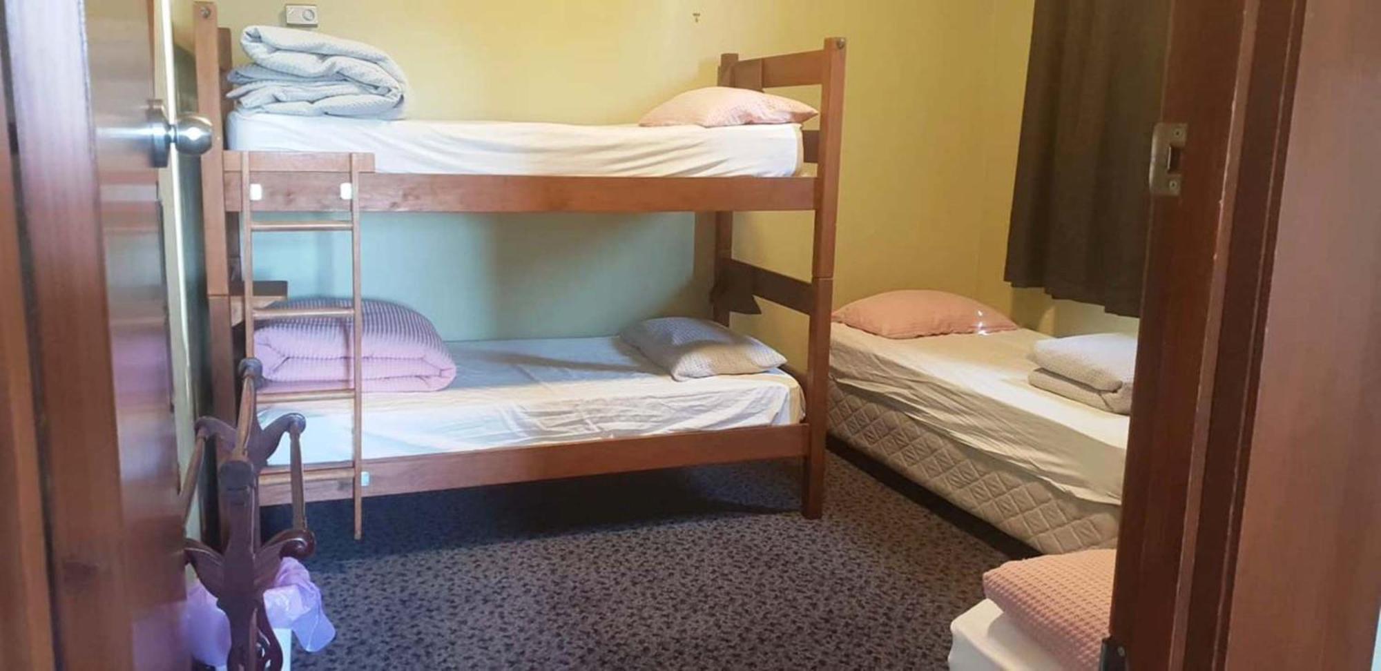 Manor House Backpackers Hostel Дюндин Екстериор снимка